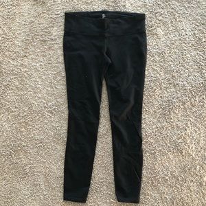 Gap Gfast Black mid rise workout leggings